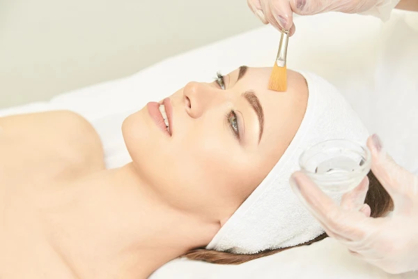 Benefits of a Chemical Peel in Chemical Peel, Cosmetic Treatments.